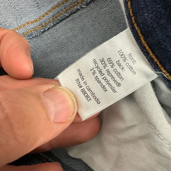 SO High Rise Mom Jeans Distressed Ripped Knees Blue Denim Size 5/27 - Picture 4 of 7